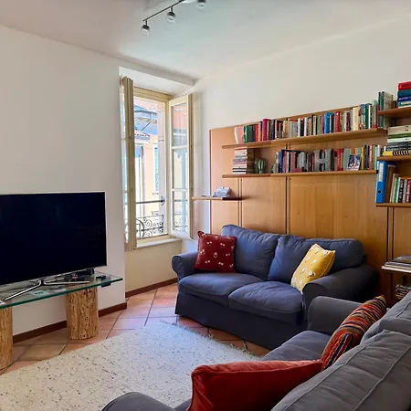 Апартаменты Library House - Downtown